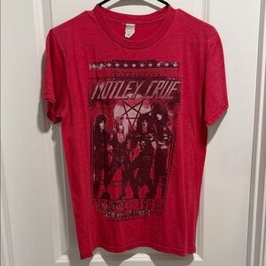 Red Mötley Crüe Graphic T-Shirt